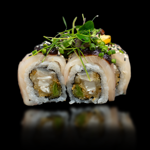 HAMACHI PREMIUM ROLL - 8 PIECES